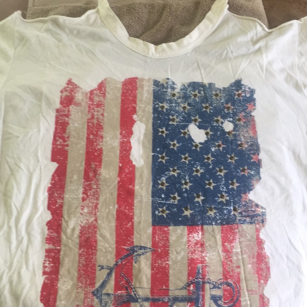 Buckle T-shirt
